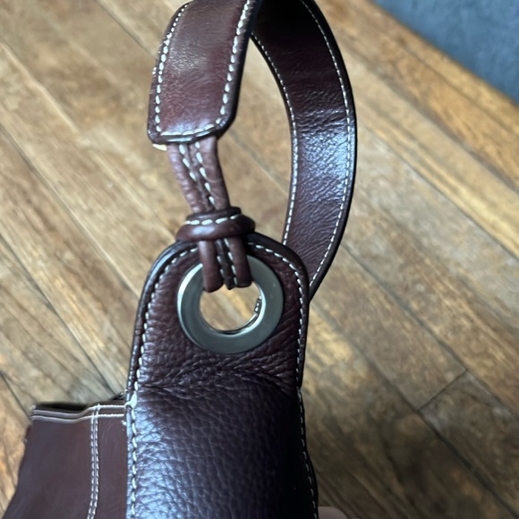 Tignanello shoulder bag chocolate brown pebbled leather top zip - Picture 5 of 13